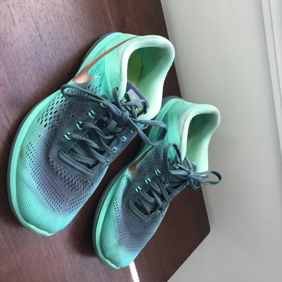 Nike H20 Women's Running Tennis Shoe - Picture 2 of 4